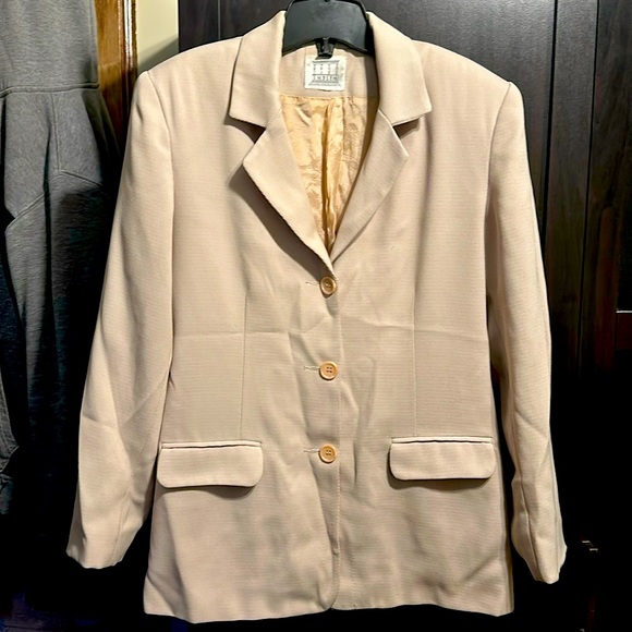 Beige/tan woman’s blazer jacket. Size small emblem brand - Picture 1 of 4